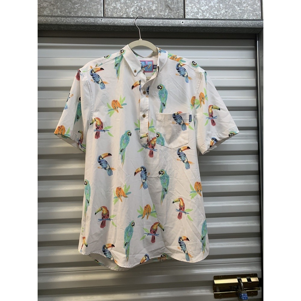 Chubbies Parrot All Over Print Short Sleeve Performance Shirt Mens Large